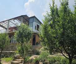 Hotel Ruhaani Cottages And Cafe