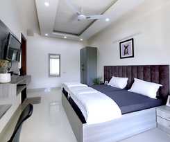Hotel Housr Sector 43 Gurgaon Global FoyerMall