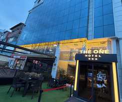  THE ONE HOTEL