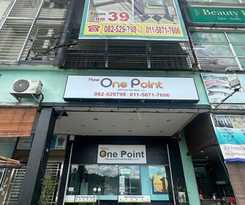Hotel One Point Airport Kuching