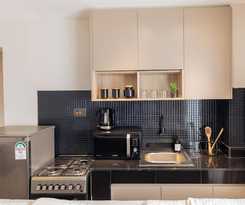 Hotel Lux Suites Studio City Apartments