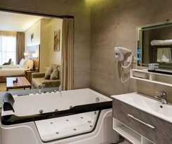  W-Suites Al Souda