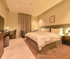  Marsal Park Hotel