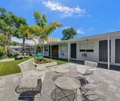 Hotel Pelican by Stay Hospitality