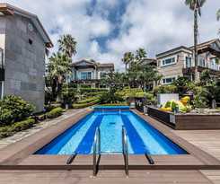 Hotel Monaco Pool Pension