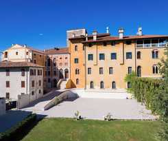  Castello di Porc&igrave;a - Residence