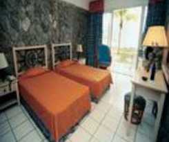 Hotel Club Bucanero