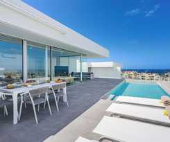 Hotel Casangular by Upper