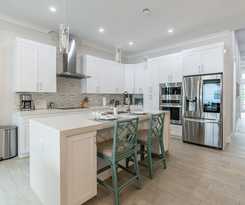Hotel Seas - Naples - 795 108th Ave N