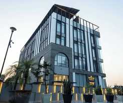Hotel Emerald Luxe A Boutique