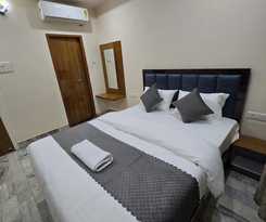 Hotel Rudra PGH - just near Temple and Ghats