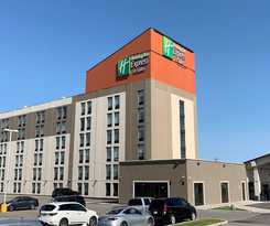 Holiday Inn Express and Suites Toronto Airport West, An Ihg