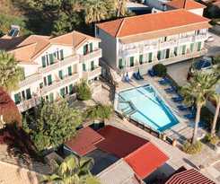  Manthos Beachfront Apartments