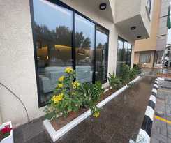  LYVAN HOTEL