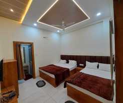 Hotel G R Inn near Temple and Rail Station