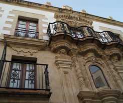 Casa Palacio De Los Leones
