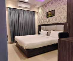 Hotel Golden Crown