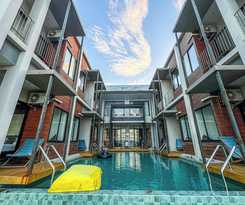 Hotel Leamsai Beach Resort