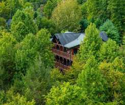Hotel Dogwood Grand Cabin Hot tub and Games