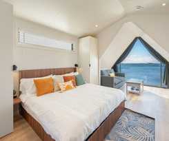 Hotel Waterfront A-Frame Panoramic Sunset Views