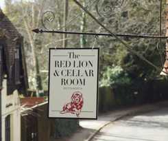 Hotel The Red Lion and Cellar Room