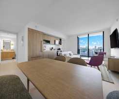 Hotel Luxe 2-BD Condo in Downtown - City Views