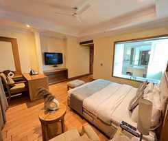 Hotel The Luxotic Suites