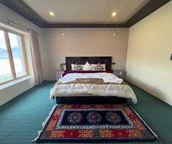 Hotel Ostal Residency Pangong