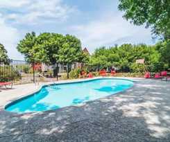 Hotel Landing Apartments San Antonio near Baptist Neighborhood Hospital