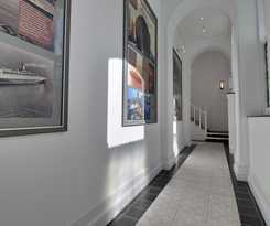 Hotel QE2 Loft Apartments