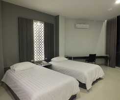 Hotel Studio Inn and Suites