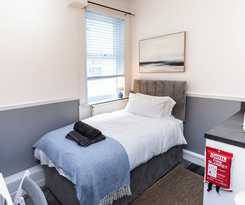 Hotel The Bay by Guestz