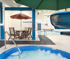 Hotel Canmore Inn and Suites