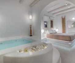 Hotel Iphimedeia Luxury & Suites