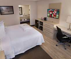 Hotel Red Roof Inn Plus+ and Suites Naples Downtown - 5th Ave S