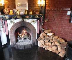  The Roundabout Hotel