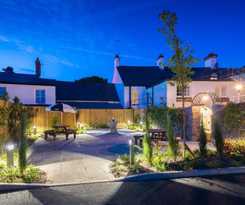 Hotel Three Salmons