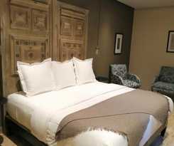 Hotel Bouquet (Adults Only)