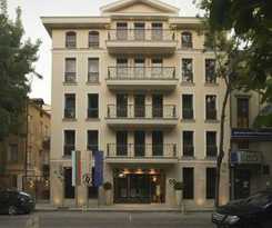 Hotel Famous House