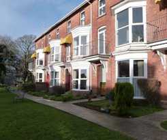 Hotel Hurst Dene Aparthotel