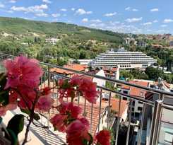  Hotel Astra