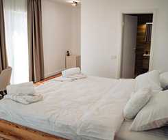 Hotel B4