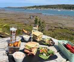  The Teifi Waterside Hotel