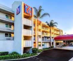 6 Anaheim Maingate