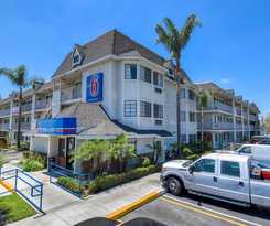 Motel 6 Buena Park, Ca - Knotts Berry Farm - Disneyland
