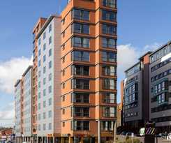 Roomzzz Leeds City West