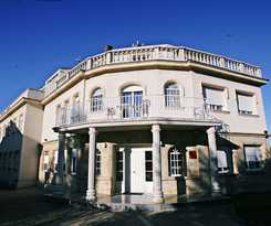 Casablanca Hotel Studios