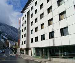 Hotel Yomo Mola Park