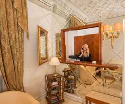 Hotel Suite Opera Rooms