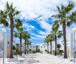 Apartamentos Placid Village